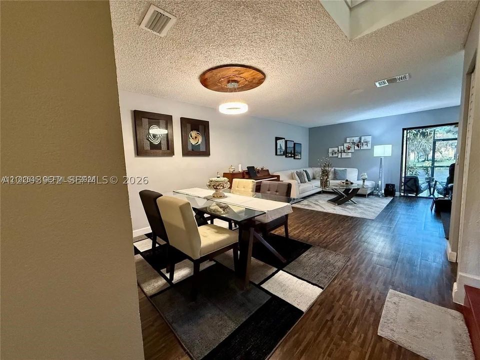 For Sale: $369,500 (3 beds, 2 baths, 1472 Square Feet)
