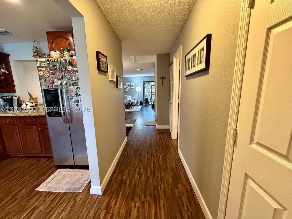 For Sale: $369,500 (3 beds, 2 baths, 1472 Square Feet)