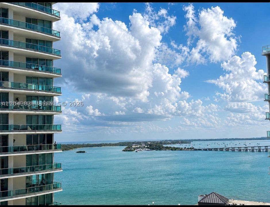 For Rent: $4,500 (1 beds, 1 baths, 696 Square Feet)