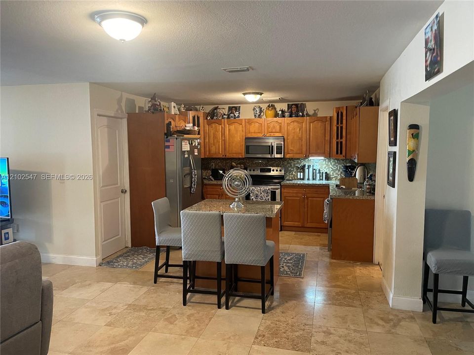 En Venta: $549,000 (3 camas, 2 baños, 1420 Pies cuadrados)
