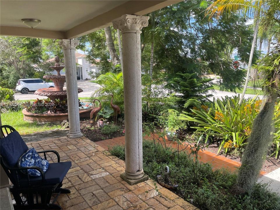 En Venta: $549,000 (3 camas, 2 baños, 1420 Pies cuadrados)