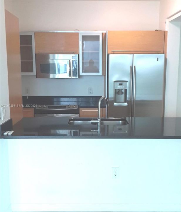 For Sale: $725,000 (2 beds, 2 baths, 1101 Square Feet)