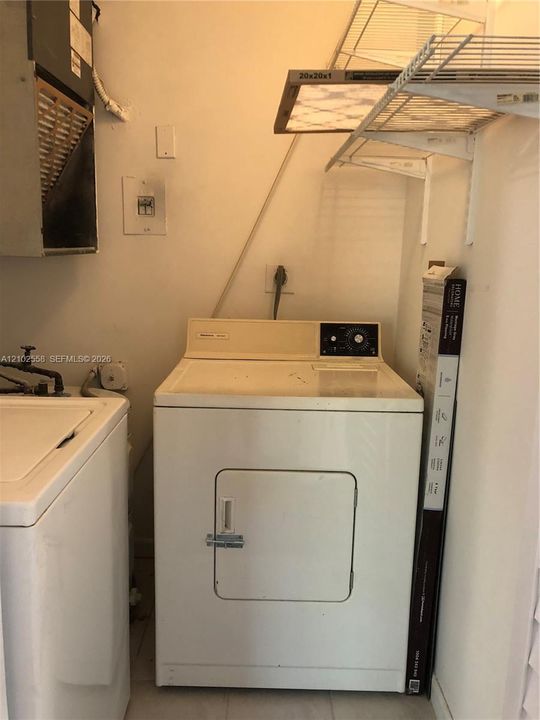 For Rent: $2,200 (2 beds, 2 baths, 800 Square Feet)