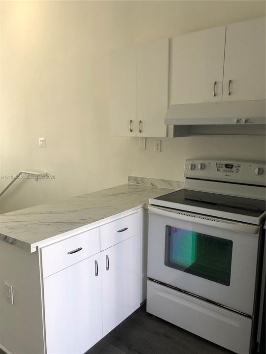 For Rent: $2,200 (2 beds, 2 baths, 800 Square Feet)