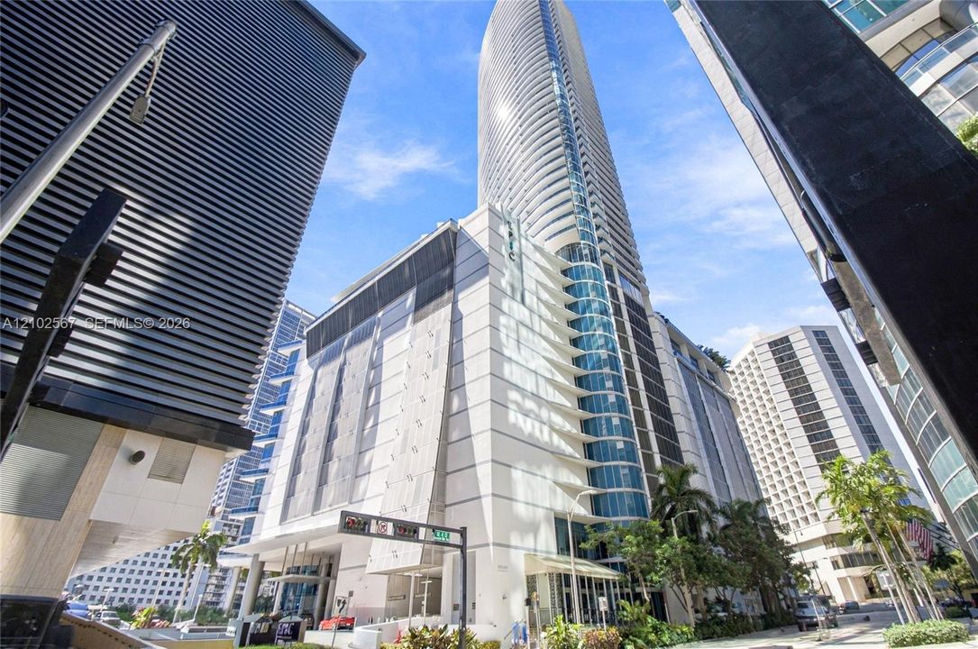 На продажу: $3,400,000 (3 спален, 4 ванн, 3362 Квадратных фут)