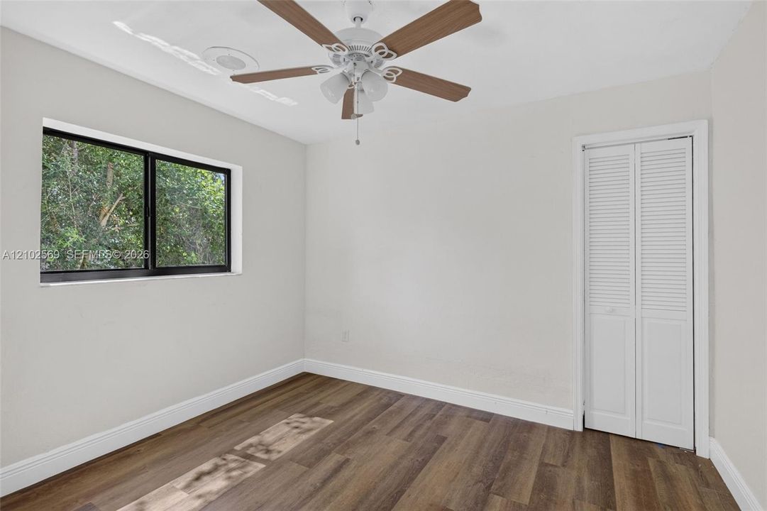 На продажу: $599,900 (4 спален, 2 ванн, 1334 Квадратных фут)