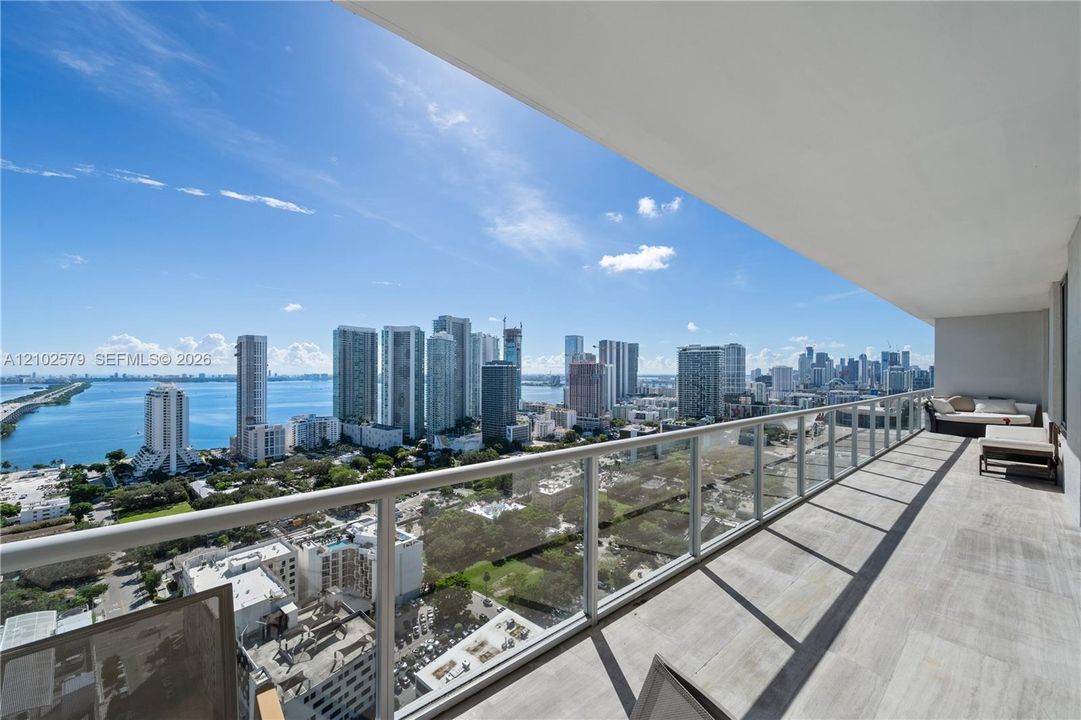 На продажу: $2,899,999 (3 спален, 4 ванн, 2928 Квадратных фут)