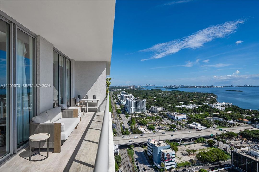 На продажу: $2,899,999 (3 спален, 4 ванн, 2928 Квадратных фут)