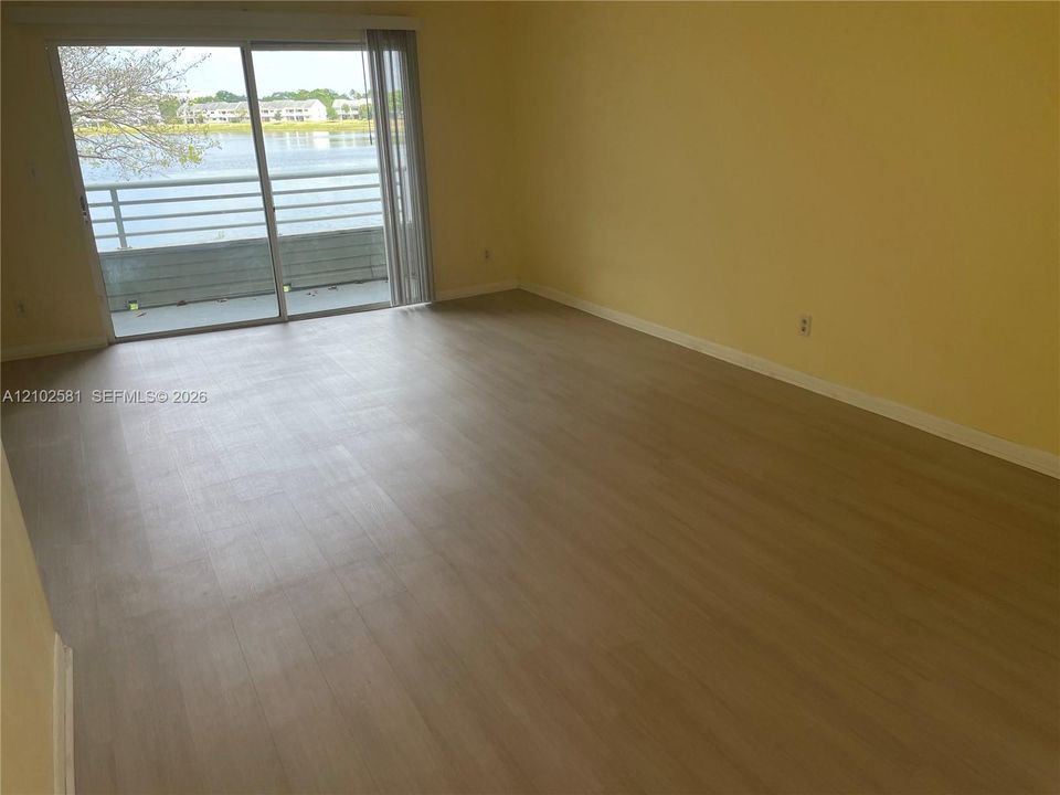 На продажу: $195,000 (2 спален, 2 ванн, 1096 Квадратных фут)