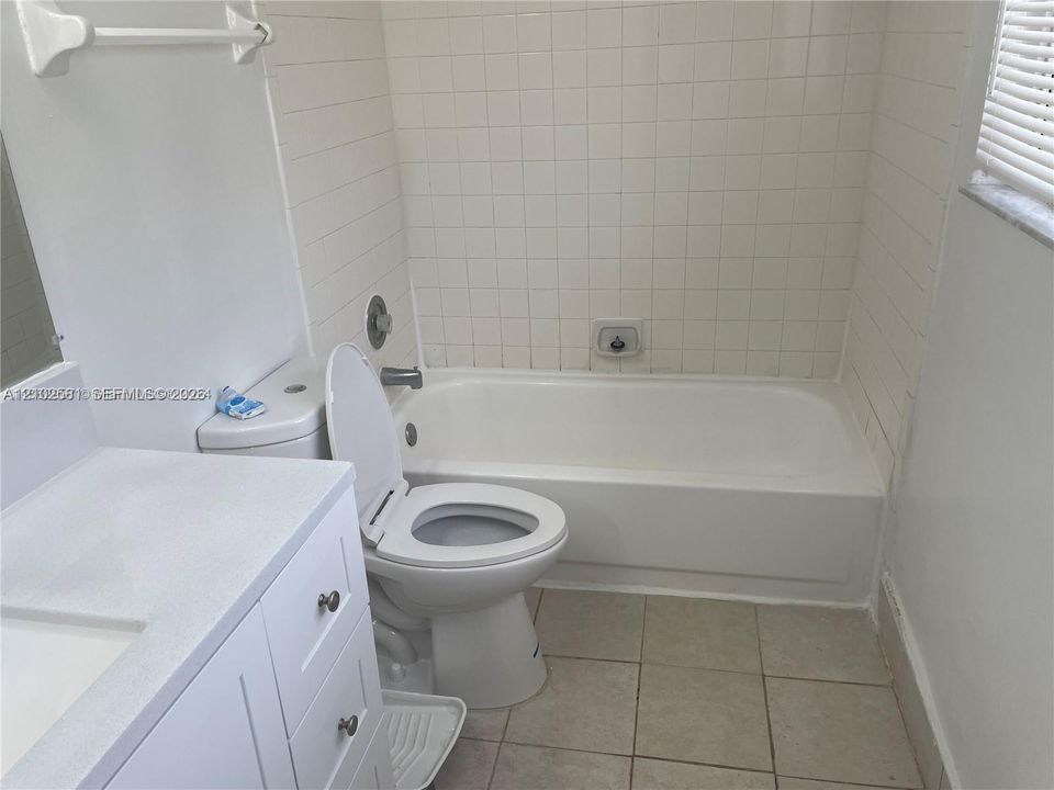 На продажу: $195,000 (2 спален, 2 ванн, 1096 Квадратных фут)