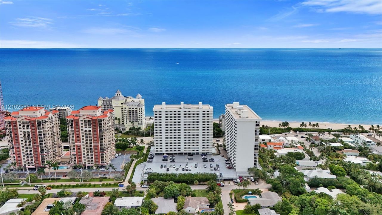 На продажу: $699,900 (2 спален, 2 ванн, 1500 Квадратных фут)