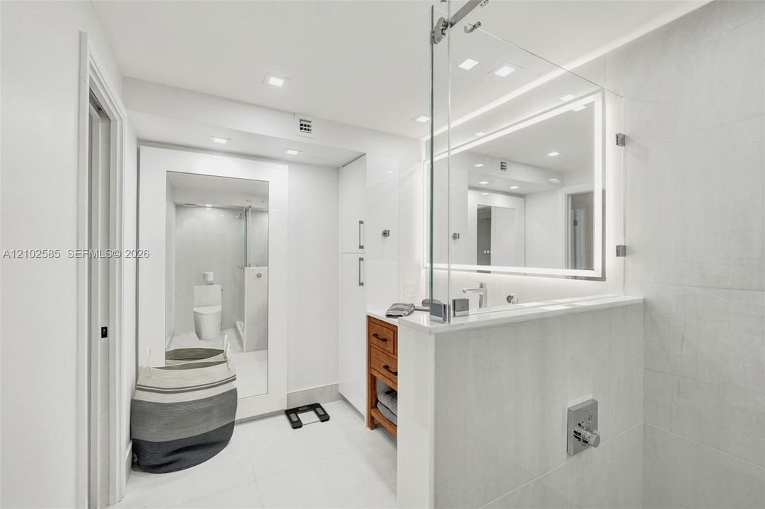 На продажу: $699,900 (2 спален, 2 ванн, 1500 Квадратных фут)