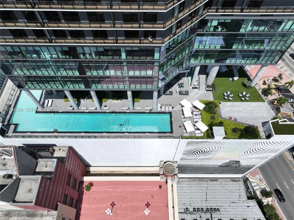 En Venta: $1,299,000 (2 camas, 2 baños, 825 Pies cuadrados)