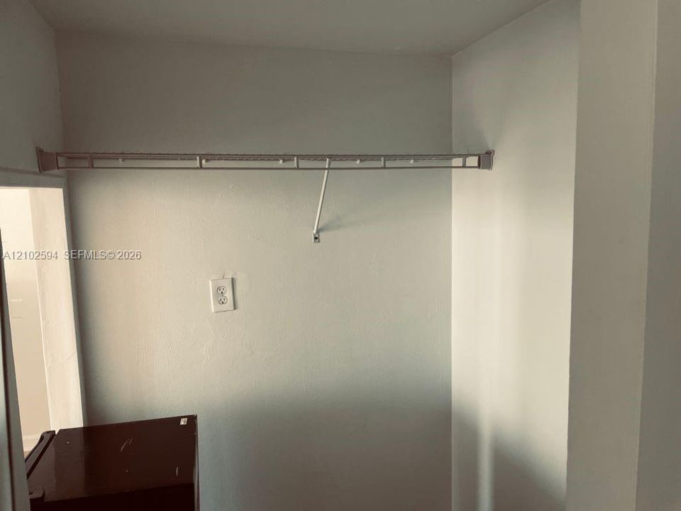 For Sale: $220,000 (0 beds, 1 baths, 400 Square Feet)