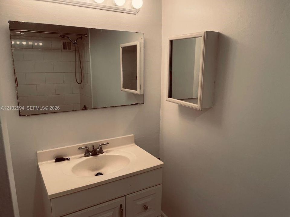 For Sale: $220,000 (0 beds, 1 baths, 400 Square Feet)