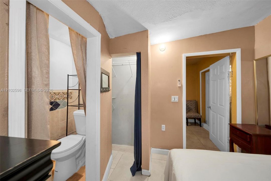 Spacious bedroom closet