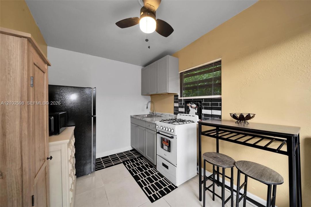 Efficient kitchenette