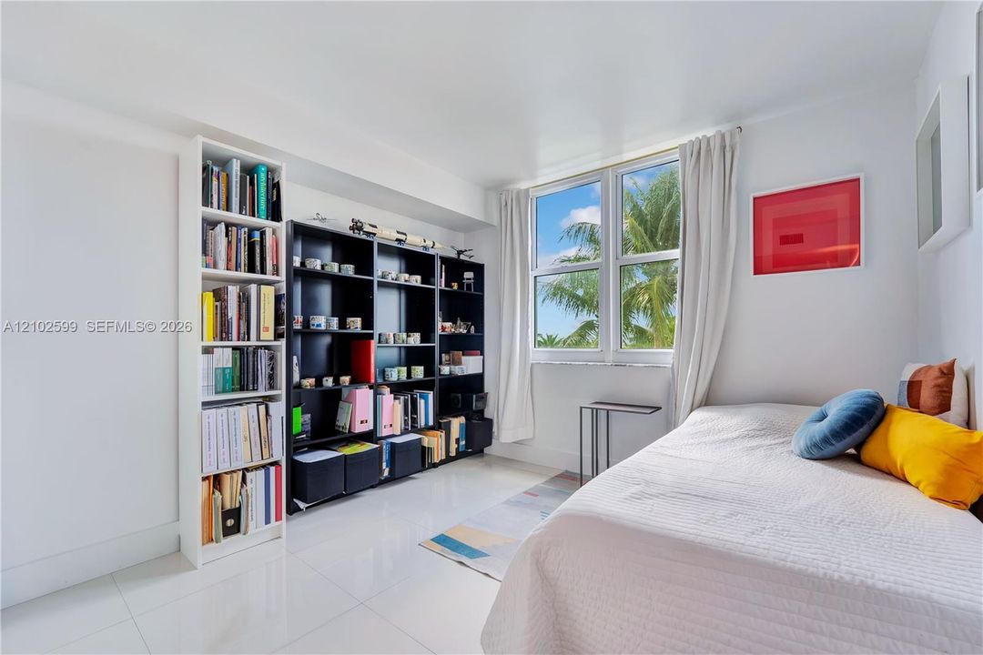 For Sale: $529,900 (2 beds, 2 baths, 1107 Square Feet)
