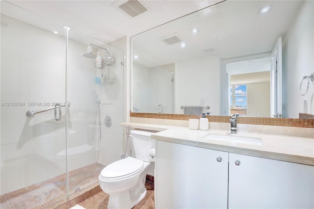 For Sale: $529,900 (2 beds, 2 baths, 1107 Square Feet)