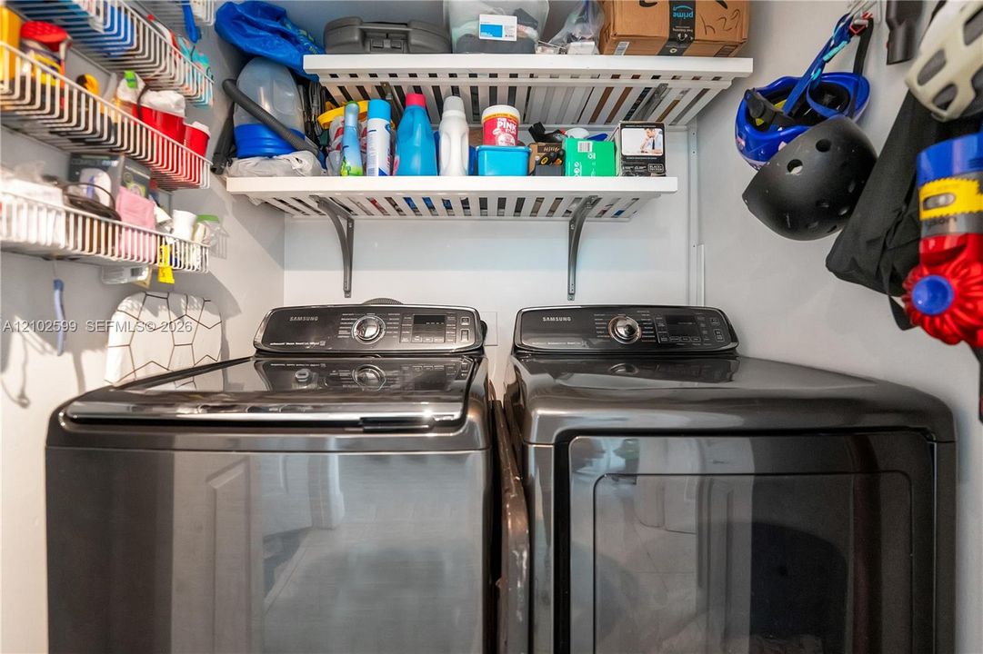 For Sale: $529,900 (2 beds, 2 baths, 1107 Square Feet)