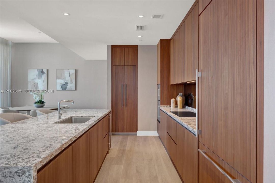 For Sale: $4,350,000 (3 beds, 3 baths, 1939 Square Feet)