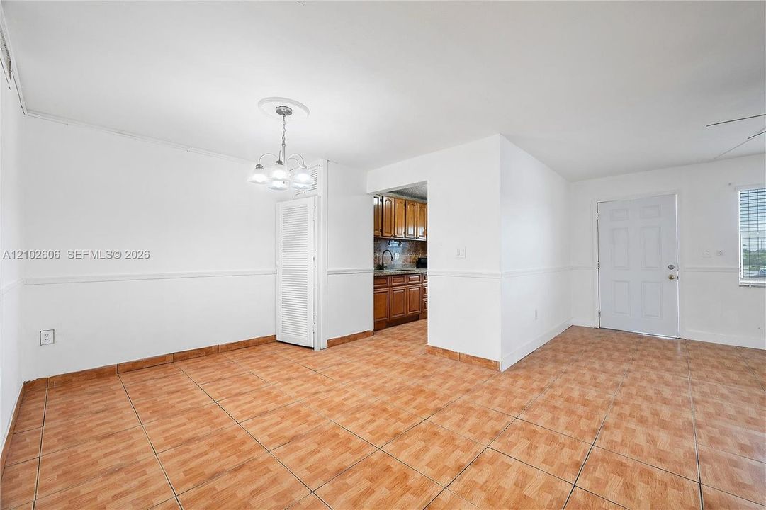 En Venta: $155,000 (2 camas, 2 baños, 1012 Pies cuadrados)