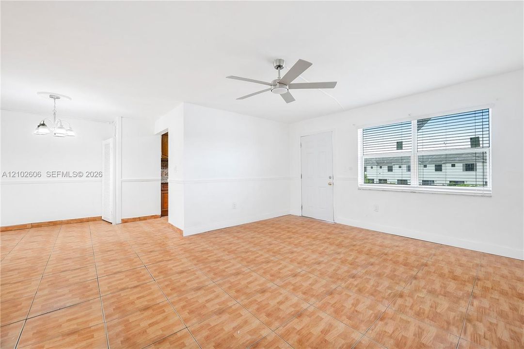 En Venta: $155,000 (2 camas, 2 baños, 1012 Pies cuadrados)
