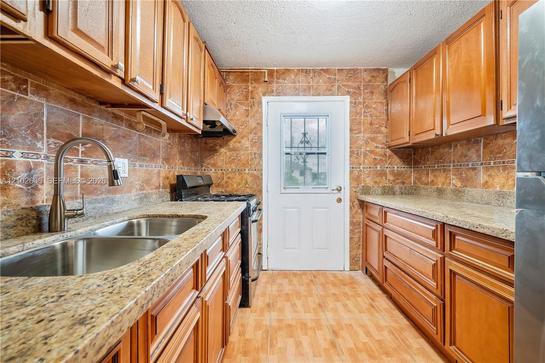 En Venta: $155,000 (2 camas, 2 baños, 1012 Pies cuadrados)