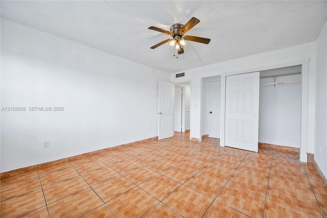 En Venta: $155,000 (2 camas, 2 baños, 1012 Pies cuadrados)