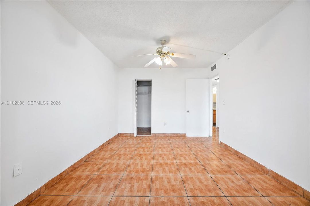 En Venta: $155,000 (2 camas, 2 baños, 1012 Pies cuadrados)