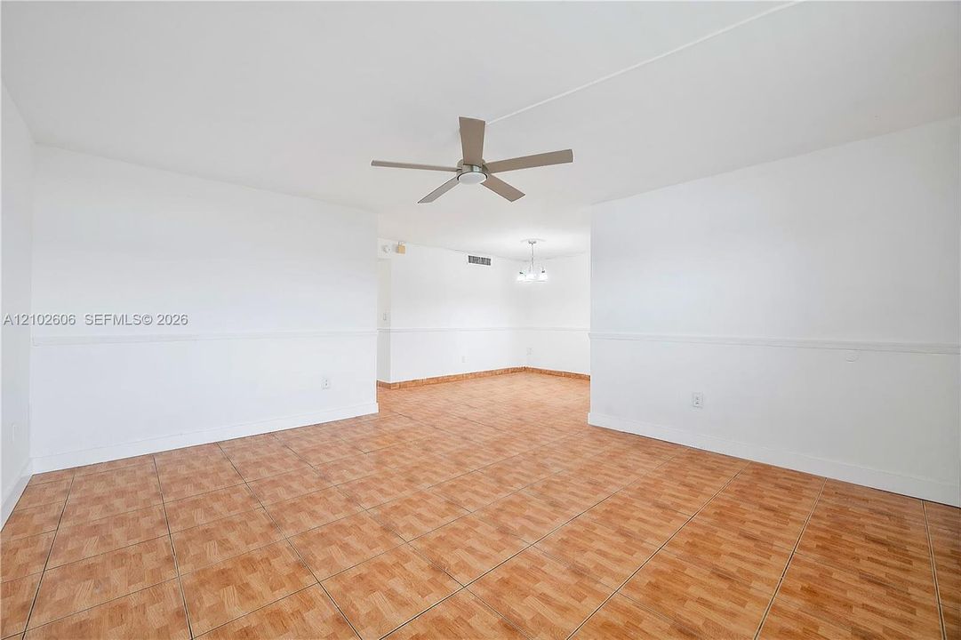 En Venta: $155,000 (2 camas, 2 baños, 1012 Pies cuadrados)