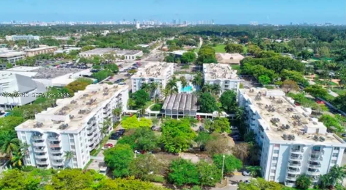 На продажу: $220,000 (2 спален, 2 ванн, 1175 Квадратных фут)
