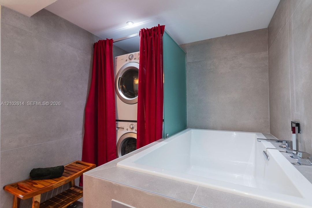 В аренду: $4,000 (2 спален, 2 ванн, 1520 Квадратных фут)
