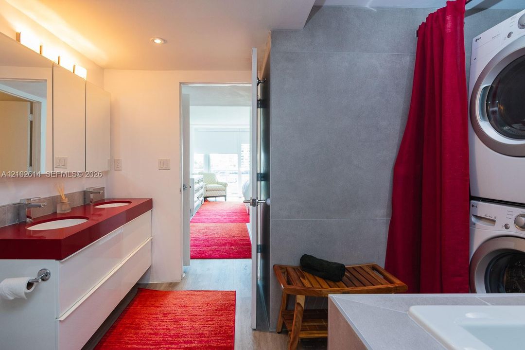 В аренду: $4,000 (2 спален, 2 ванн, 1520 Квадратных фут)