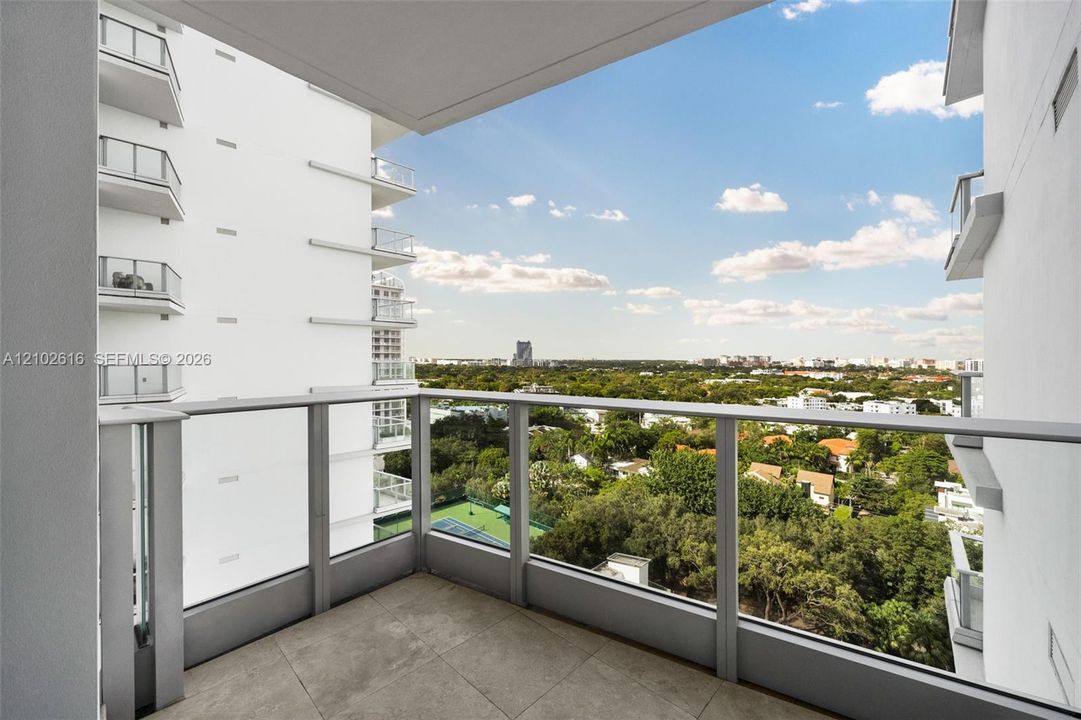 For Sale: $5,300,000 (3 beds, 3 baths, 2640 Square Feet)