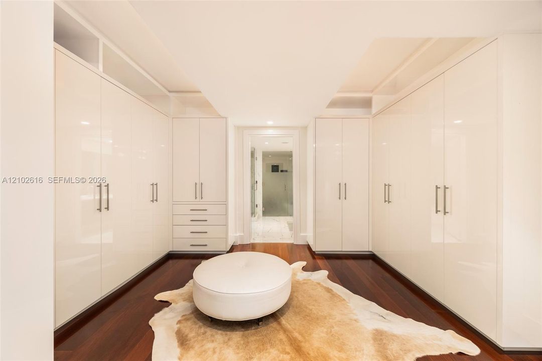 For Sale: $5,300,000 (3 beds, 3 baths, 2640 Square Feet)