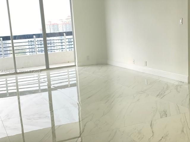 В аренду: $3,850 (2 спален, 2 ванн, 1091 Квадратных фут)