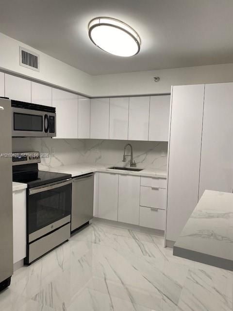 В аренду: $3,850 (2 спален, 2 ванн, 1091 Квадратных фут)