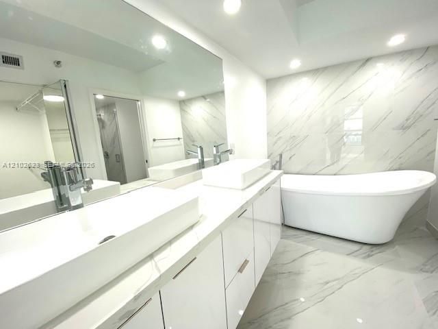 В аренду: $3,850 (2 спален, 2 ванн, 1091 Квадратных фут)