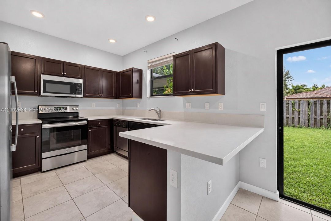 For Sale: $370,000 (3 beds, 2 baths, 1705 Square Feet)