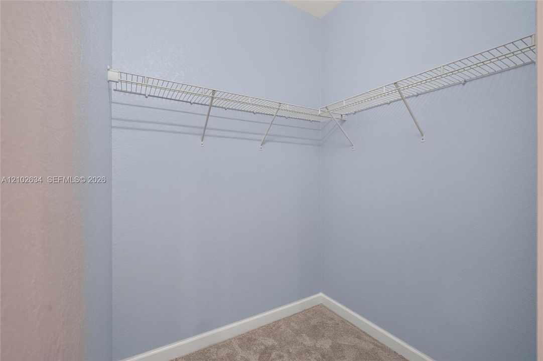 For Sale: $370,000 (3 beds, 2 baths, 1705 Square Feet)