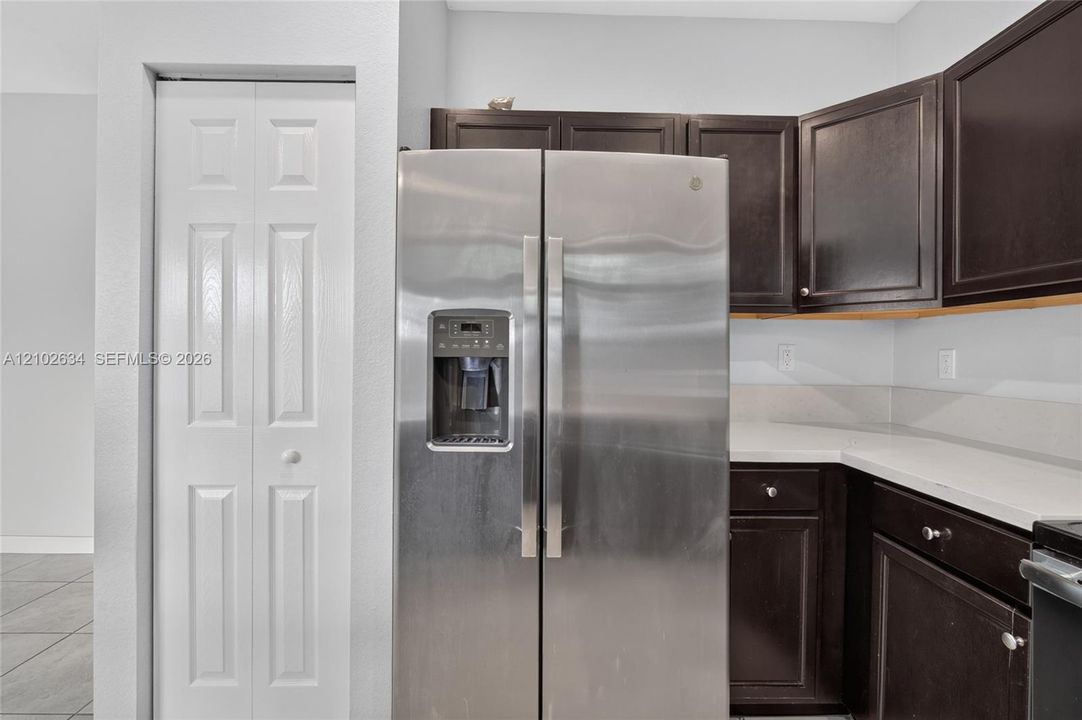 For Sale: $370,000 (3 beds, 2 baths, 1705 Square Feet)