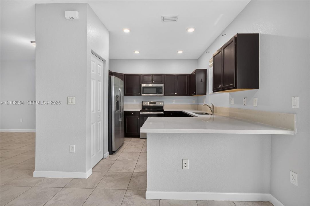 For Sale: $370,000 (3 beds, 2 baths, 1705 Square Feet)