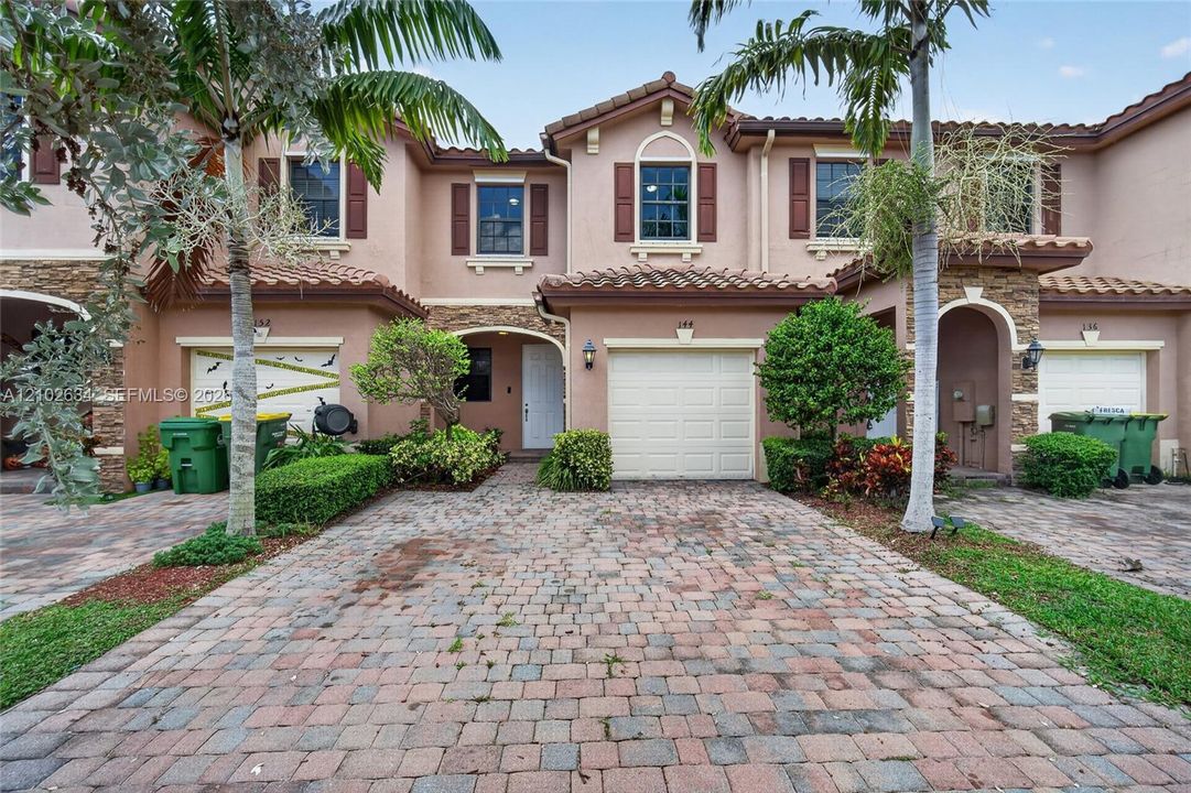 For Sale: $370,000 (3 beds, 2 baths, 1705 Square Feet)
