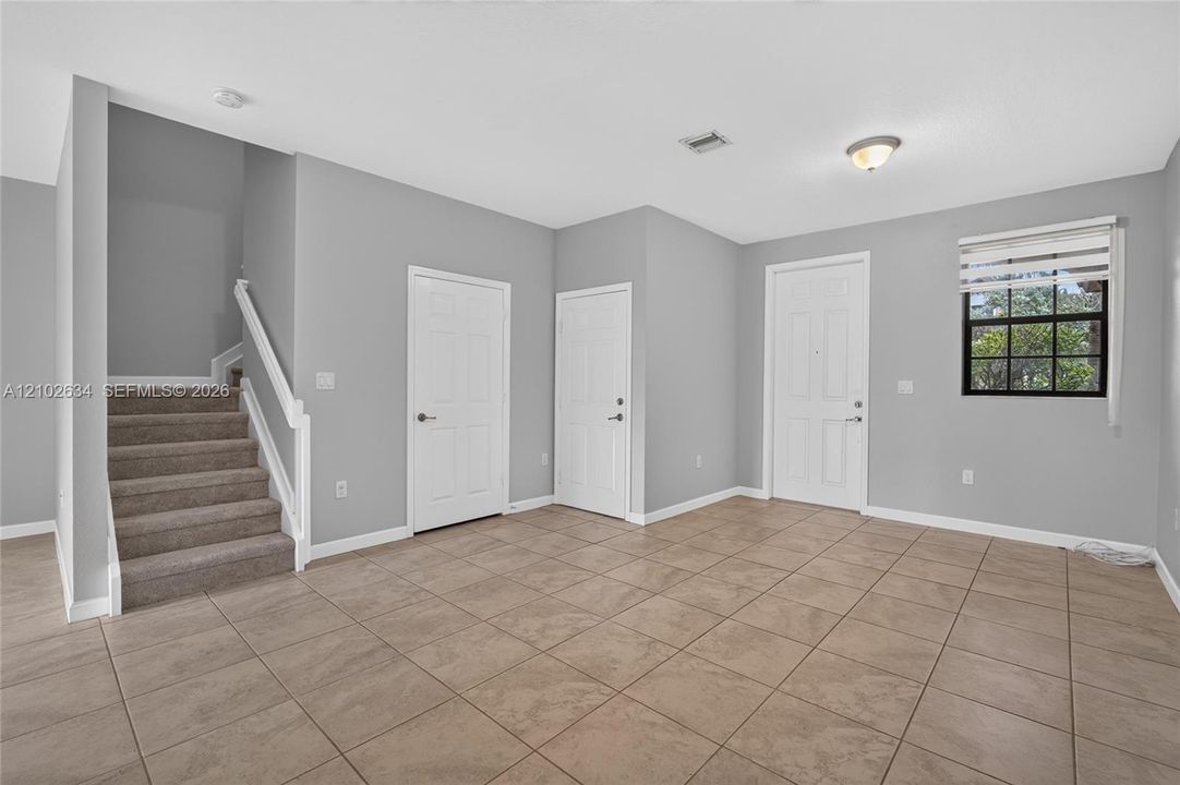For Sale: $370,000 (3 beds, 2 baths, 1705 Square Feet)