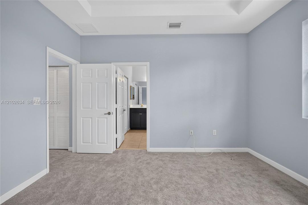 For Sale: $370,000 (3 beds, 2 baths, 1705 Square Feet)