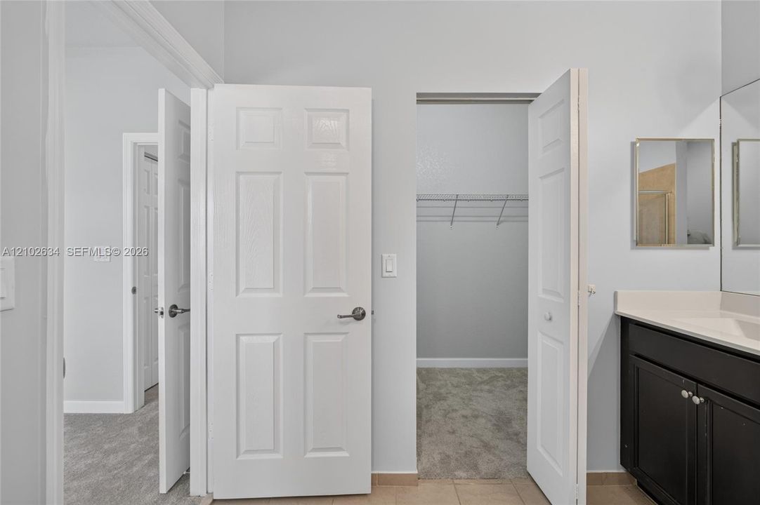 For Sale: $370,000 (3 beds, 2 baths, 1705 Square Feet)