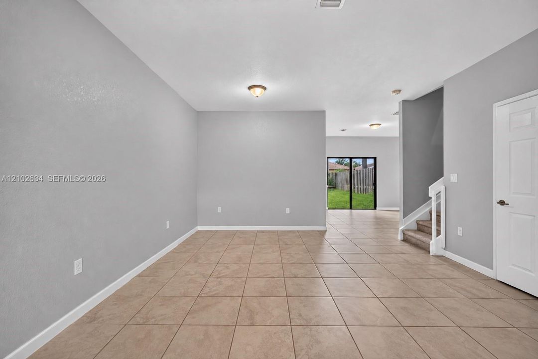 For Sale: $370,000 (3 beds, 2 baths, 1705 Square Feet)