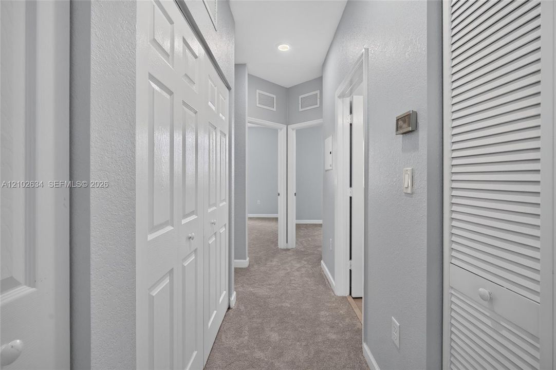 For Sale: $370,000 (3 beds, 2 baths, 1705 Square Feet)