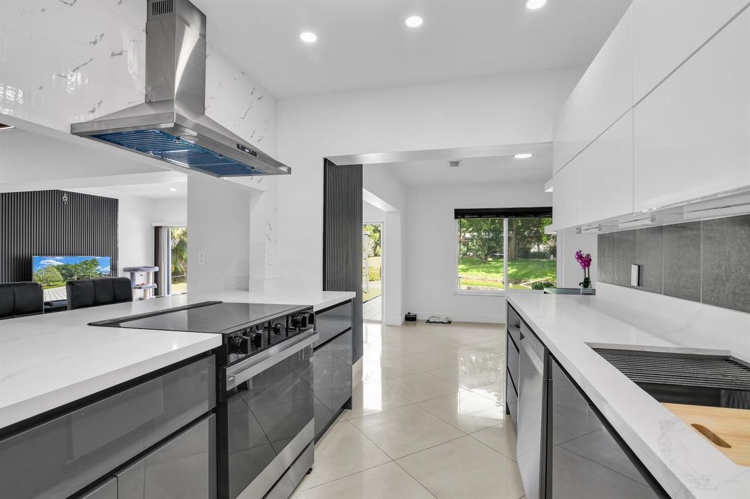 5707 White Hickory Cir, Tamarac -68